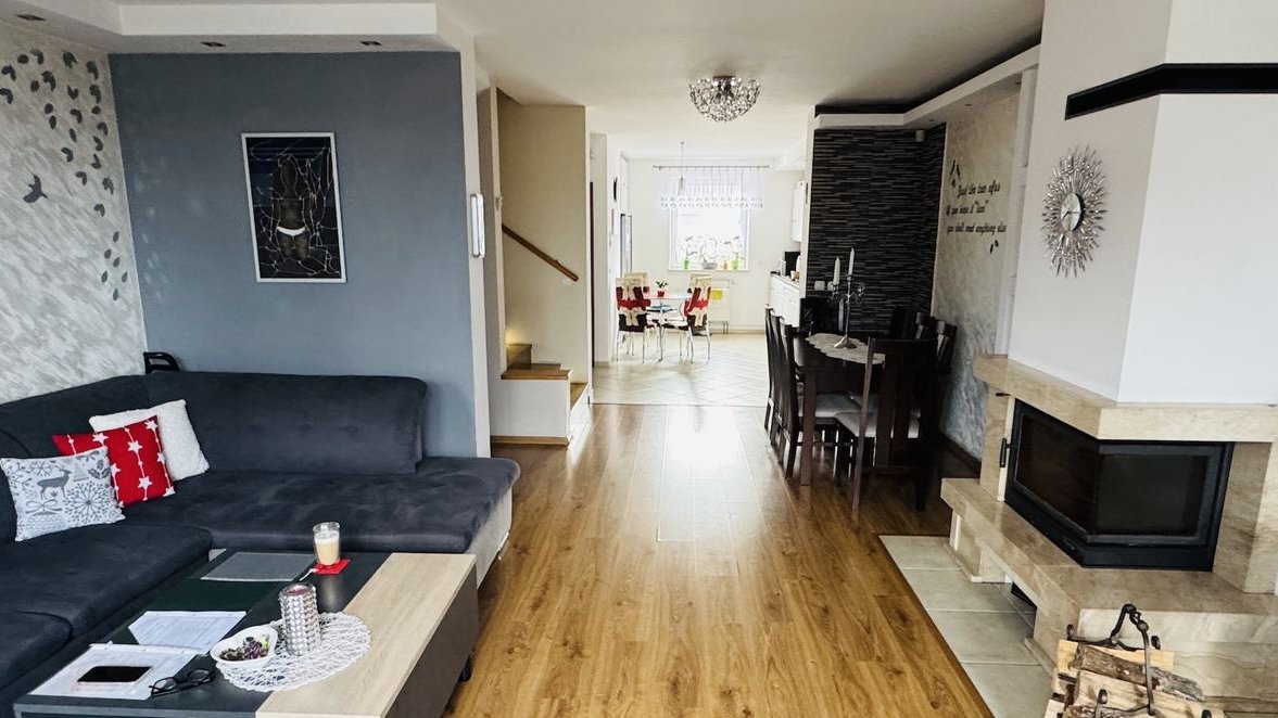 Dom skrajny z ładną działką, dla rodziny/firmy