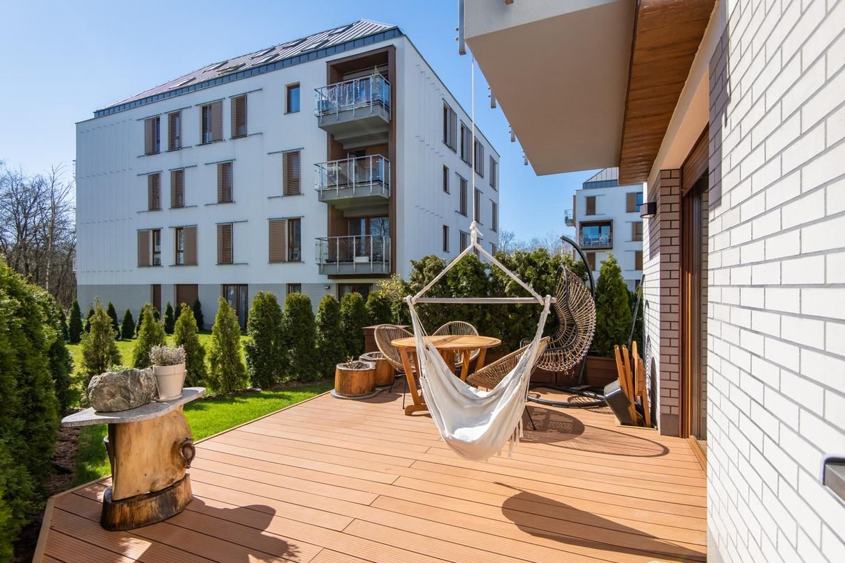 Poznań Strzeszyn-nowoczesne mieszkanie z ogródkiem i parkingiem