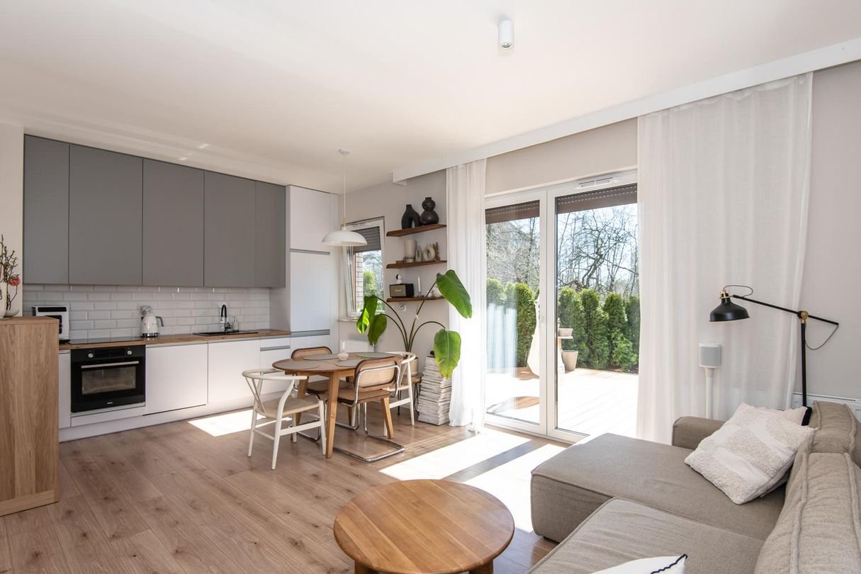 Poznań Strzeszyn-nowoczesne mieszkanie z ogródkiem i parkingiem