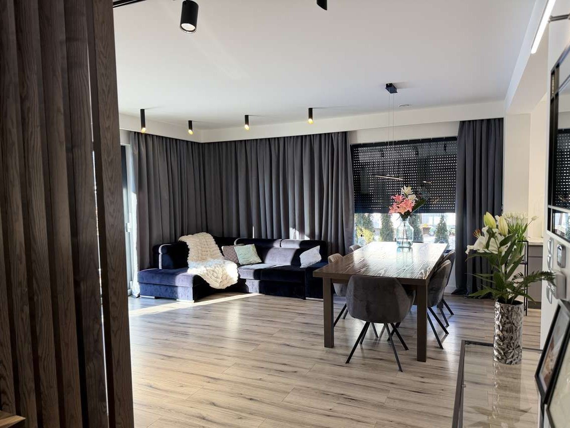 BEZPOŚREDNIO -DOM wyposażony, Piękny ogród, 35 min do centrum Warszawy