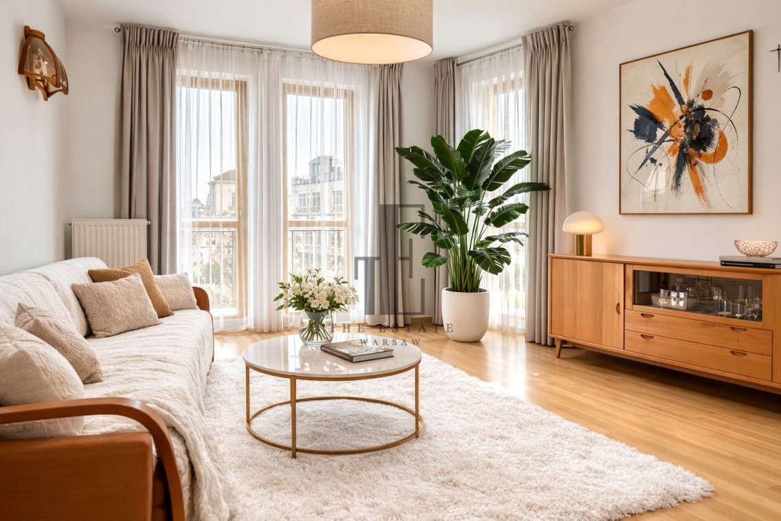 Narożne z pięknymi dużymi oknami w całym mieszkani