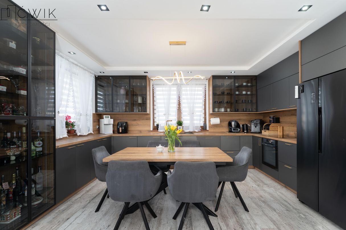 Dom 300 m2 - 2 niezależne wejścia - 20 min Kraków