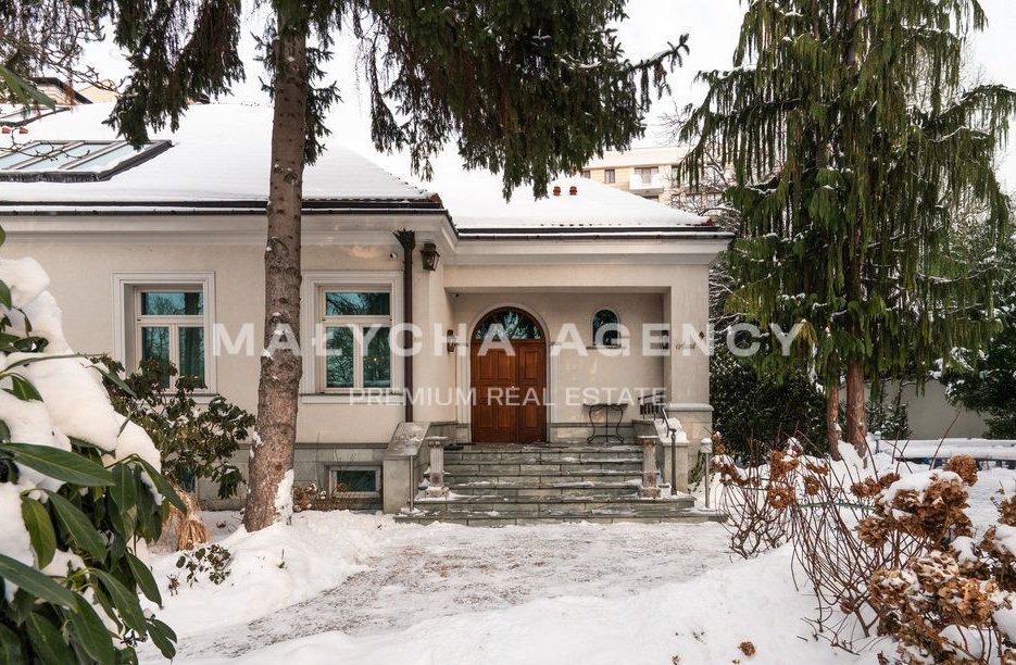 Ekskluzywna rezydencja w zielonej części Warszawy