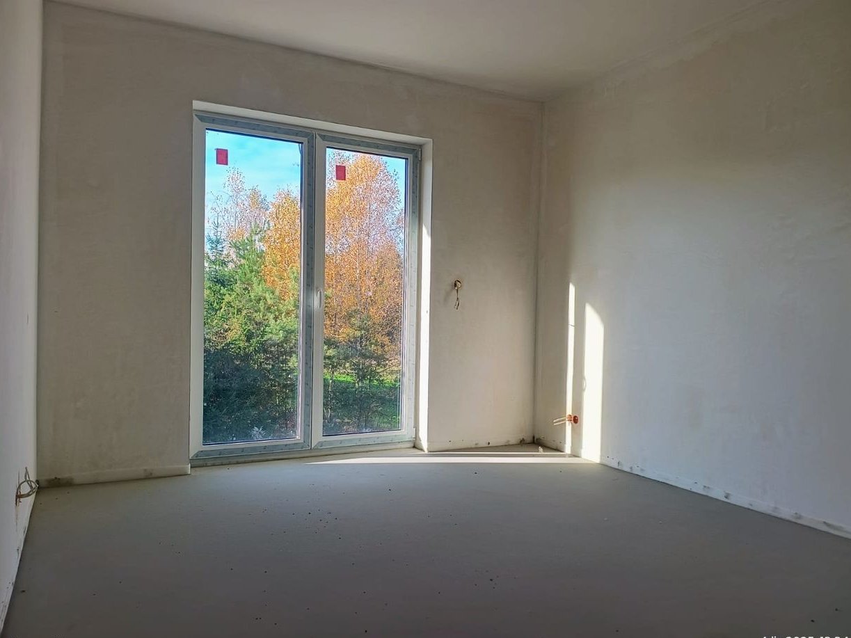 Dom w zabudowie bliźniaczej z 4 sypialniami i garażem! Działka 550m2