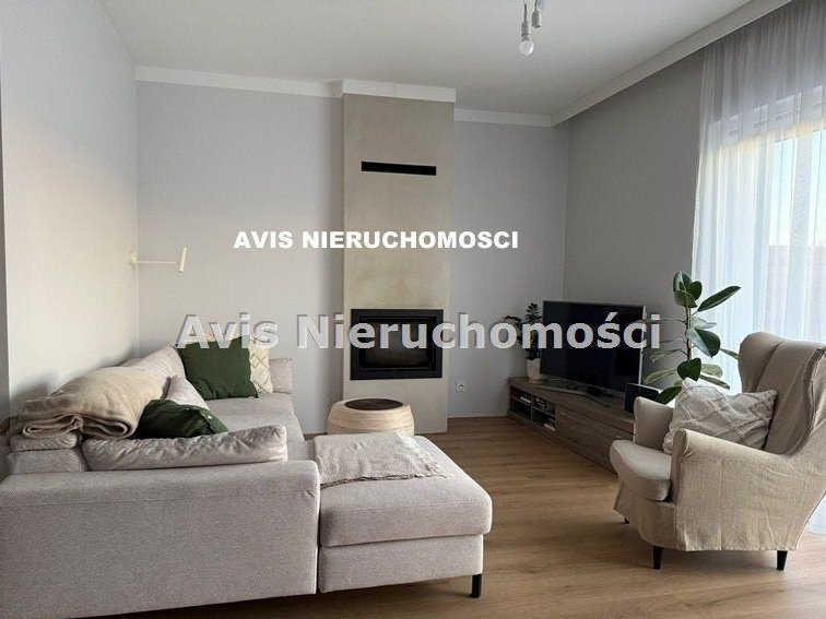 Bliźniak Z Zaadoptowanym Poddaszem;