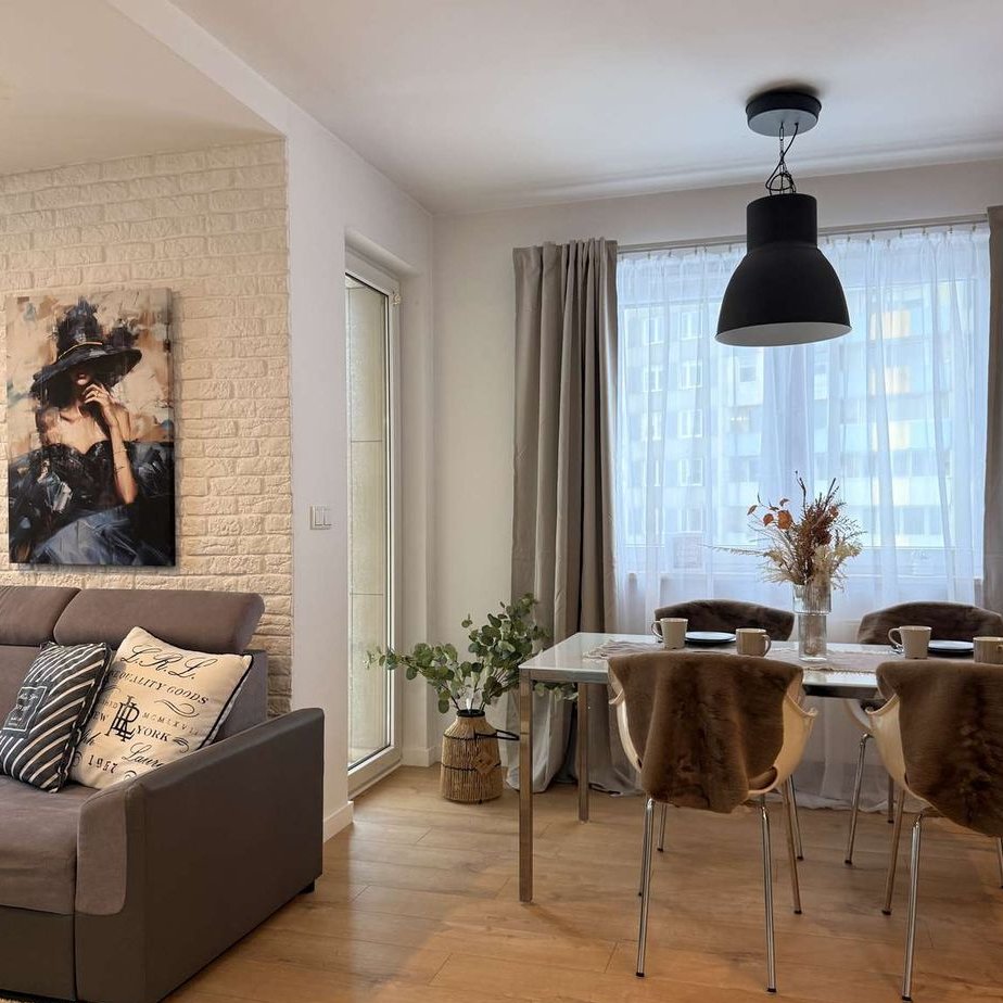 Apartament blisko UG Alfa Centrum 2 pokoje urządzone