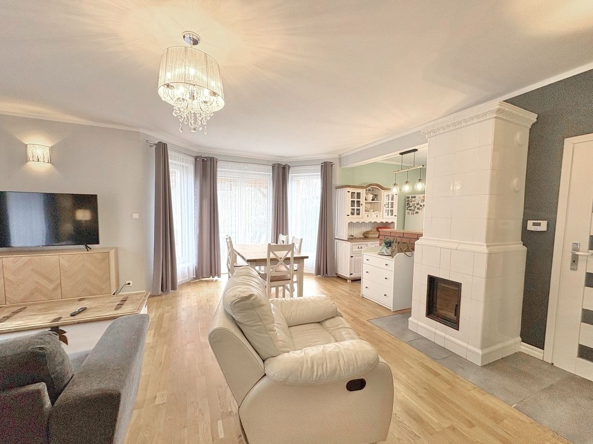 Dom 6 pokoi, wygodny, idealny rozkład pomieszczeń, duży garaż