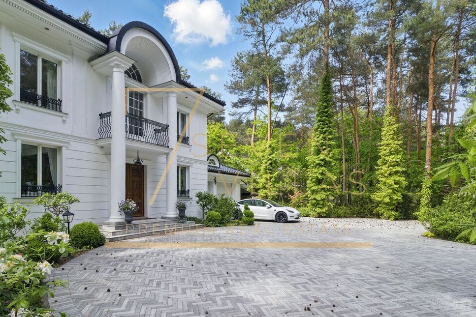 Rezydencja z ogrodem pod Warszawą