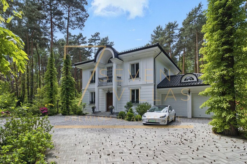 Rezydencja z ogrodem pod Warszawą