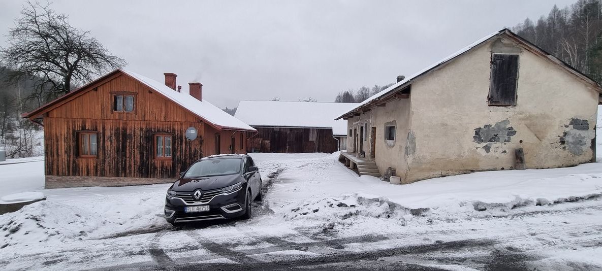 Gospodarstwo rolne - dom + grunty orne, pastwiska, lasy