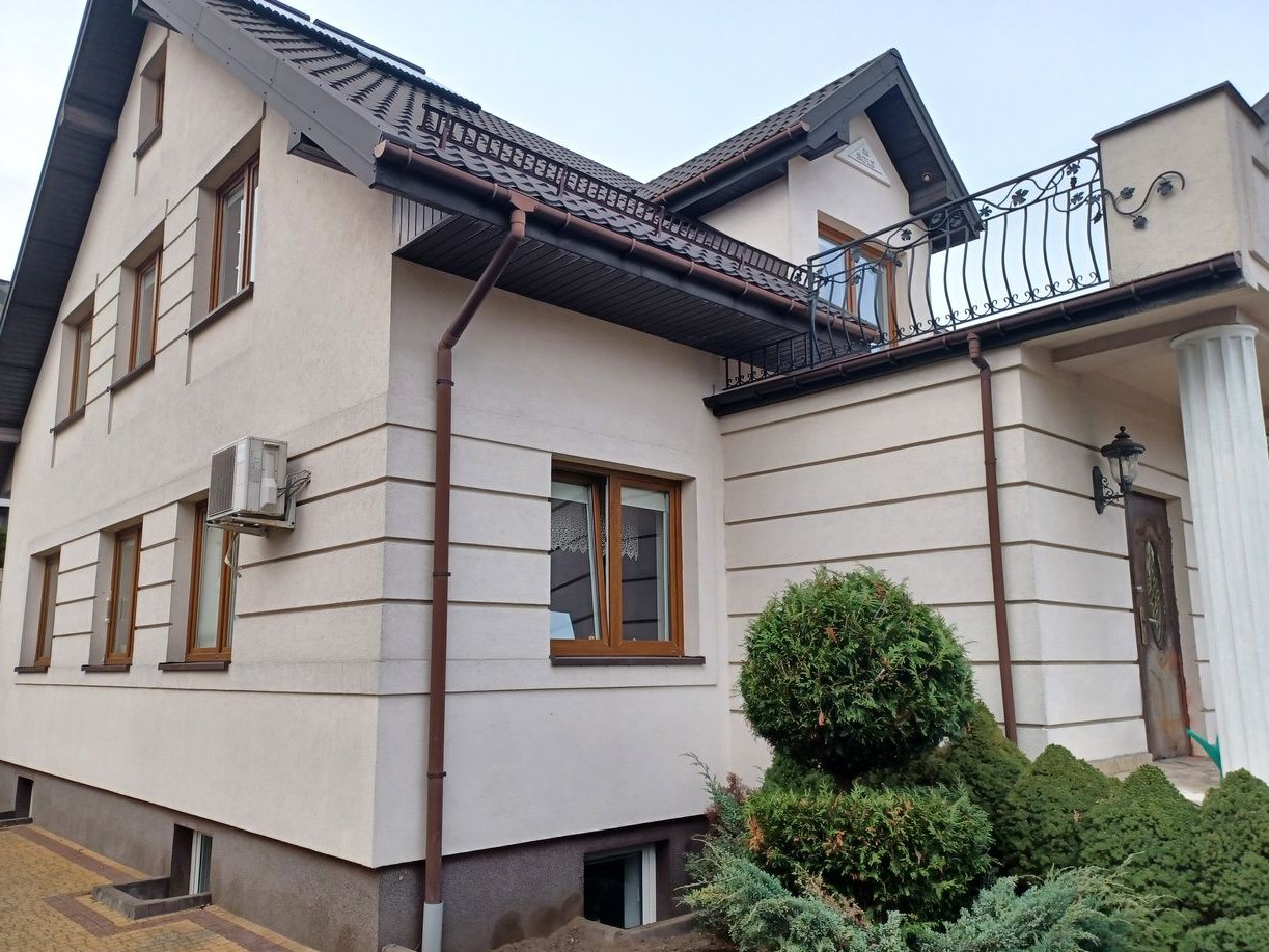 Przestrzeń bez kompromisów: ~350 m² + ogromny garaż