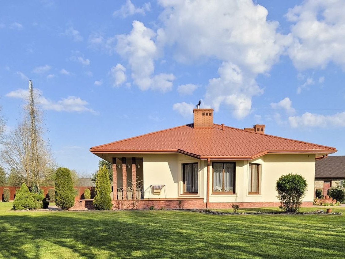 Komfortowy dom z ogrodem i własnym lasem