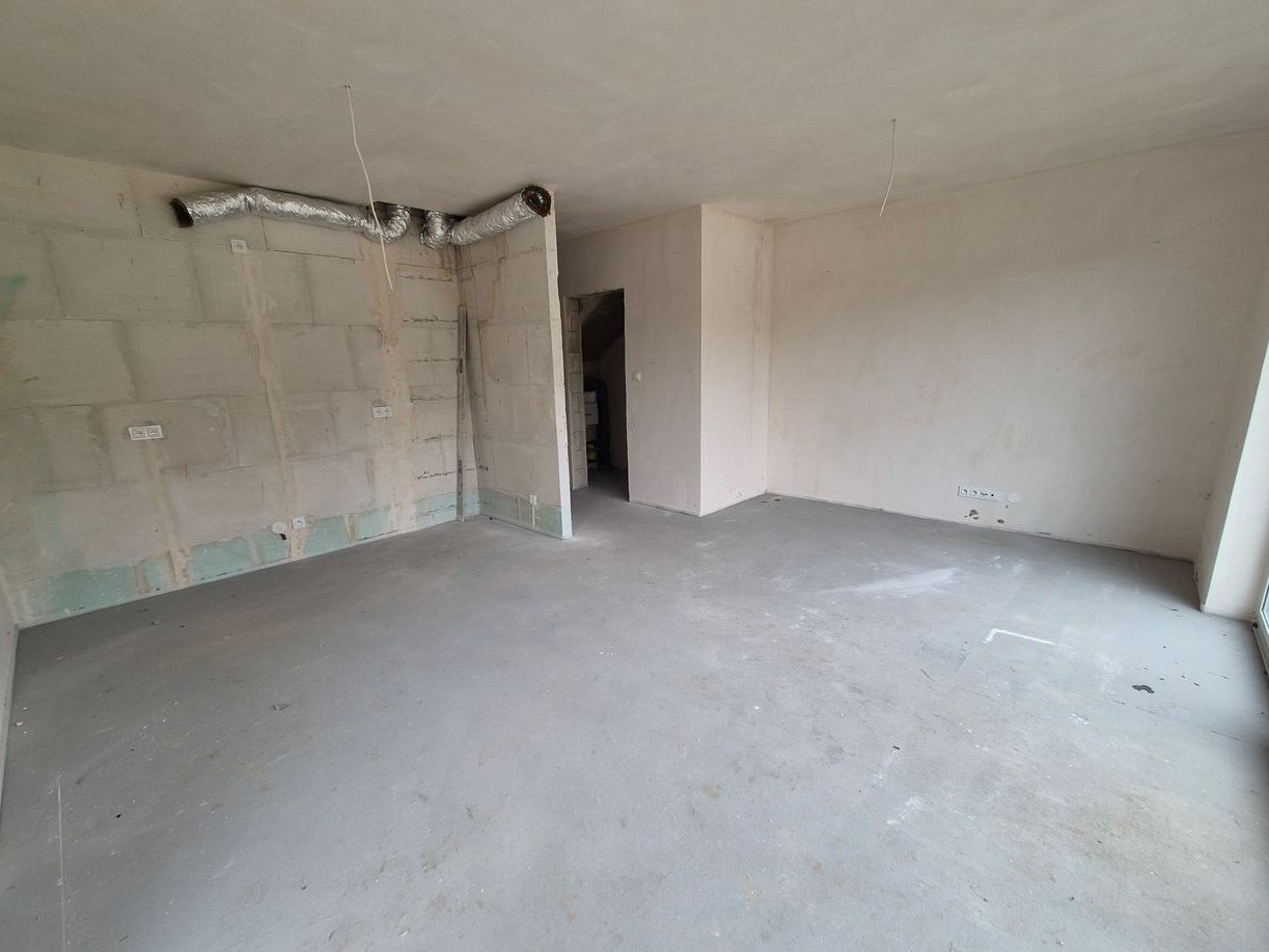 Nowoczesny dom z garażem i poddaszem