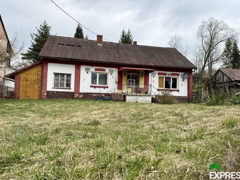 Na sprzedaż dom do remontu z dużą działką 2190m