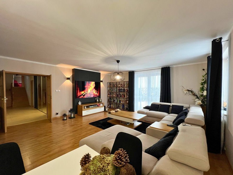 Dom, 185 m², Racławówka