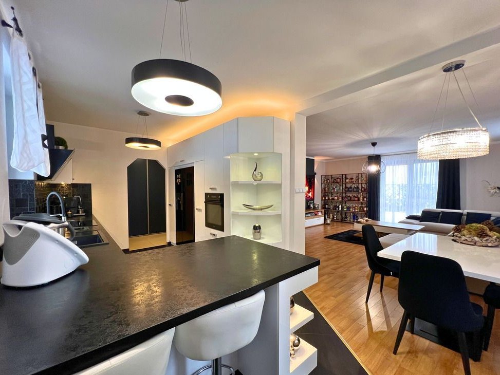 Dom, 185 m², Racławówka