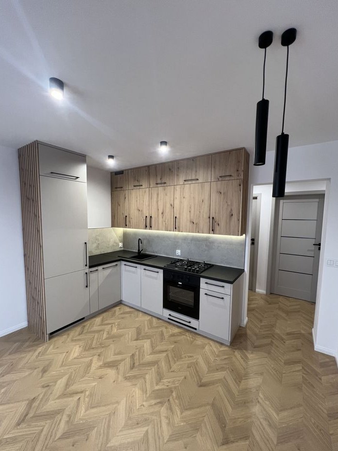 Mieszkanie do Wejscia, 3 pokoje, balkon, komorka, parking - 1 pietro