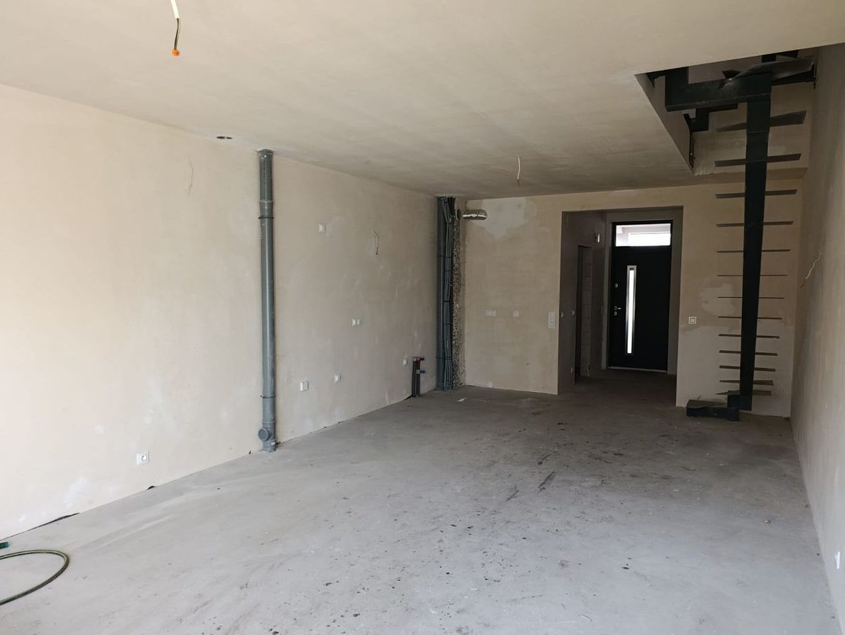 Na sprzedaż 5-pokojowy segment o powierzchni 137 m²