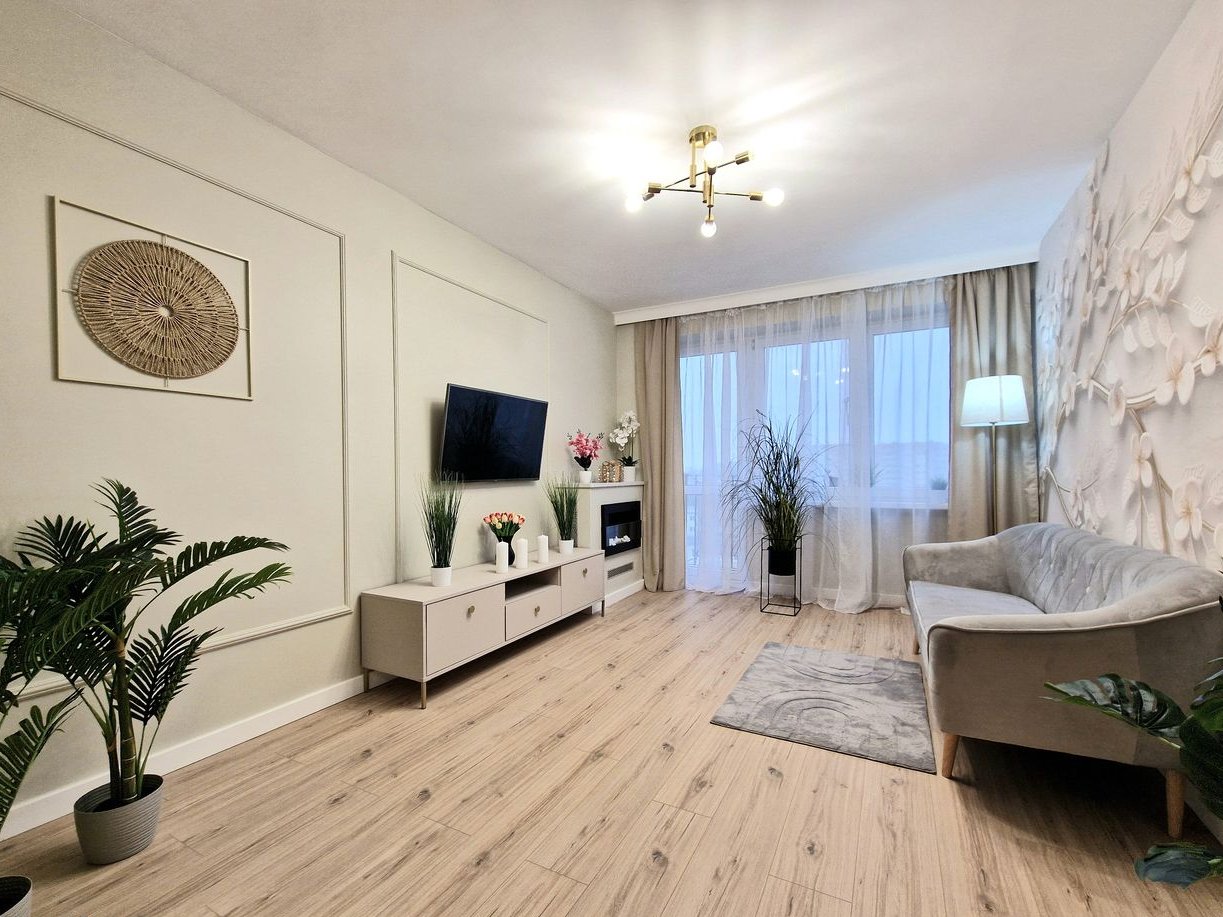 3 pokoje po remoncie winda balkon Pojezierze