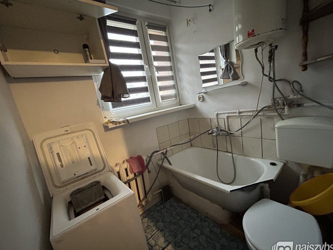 Komarowo - kawalerka do lekkiego remontu