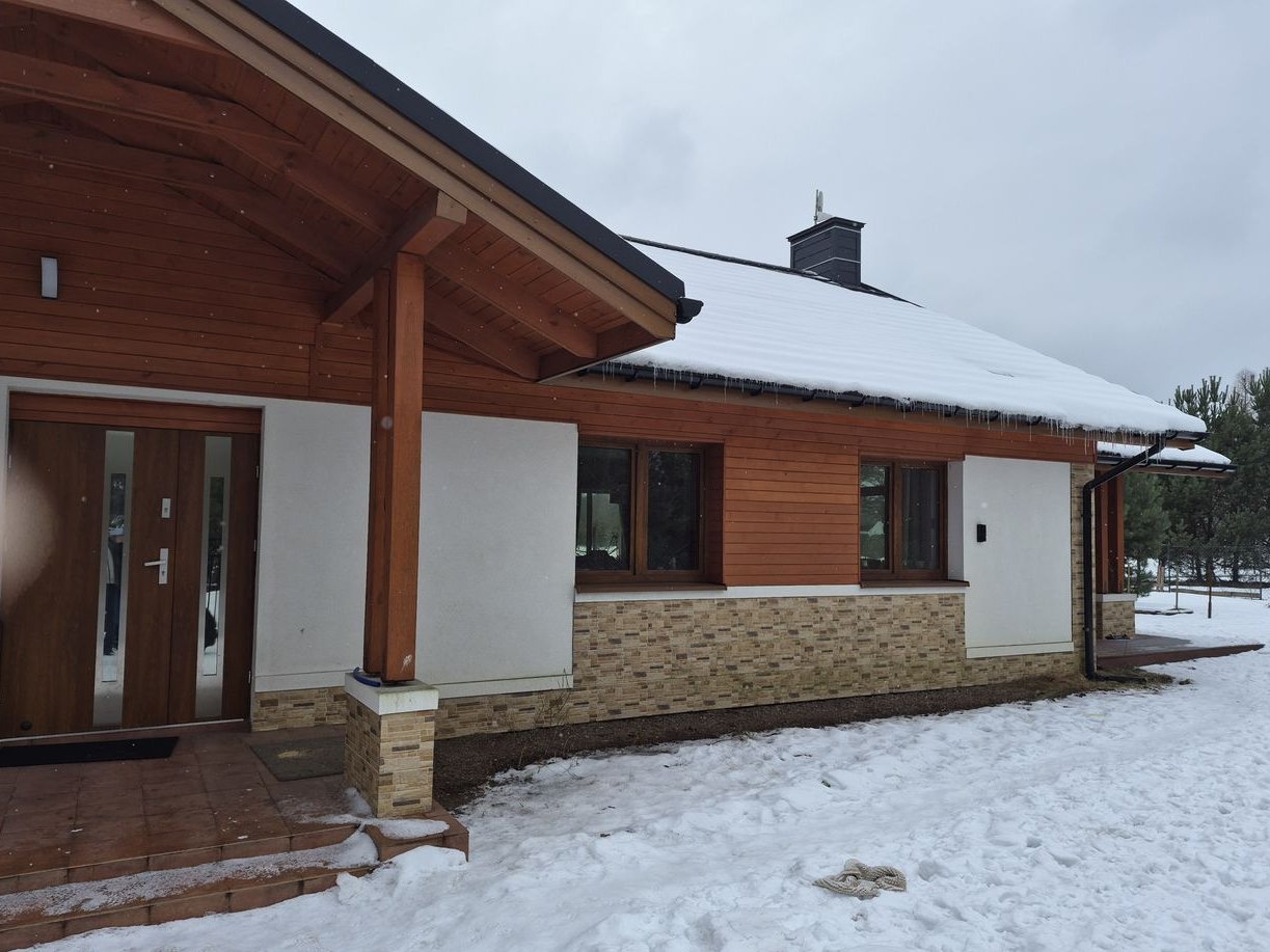 Ładny dom parterowy blisko Warszawy