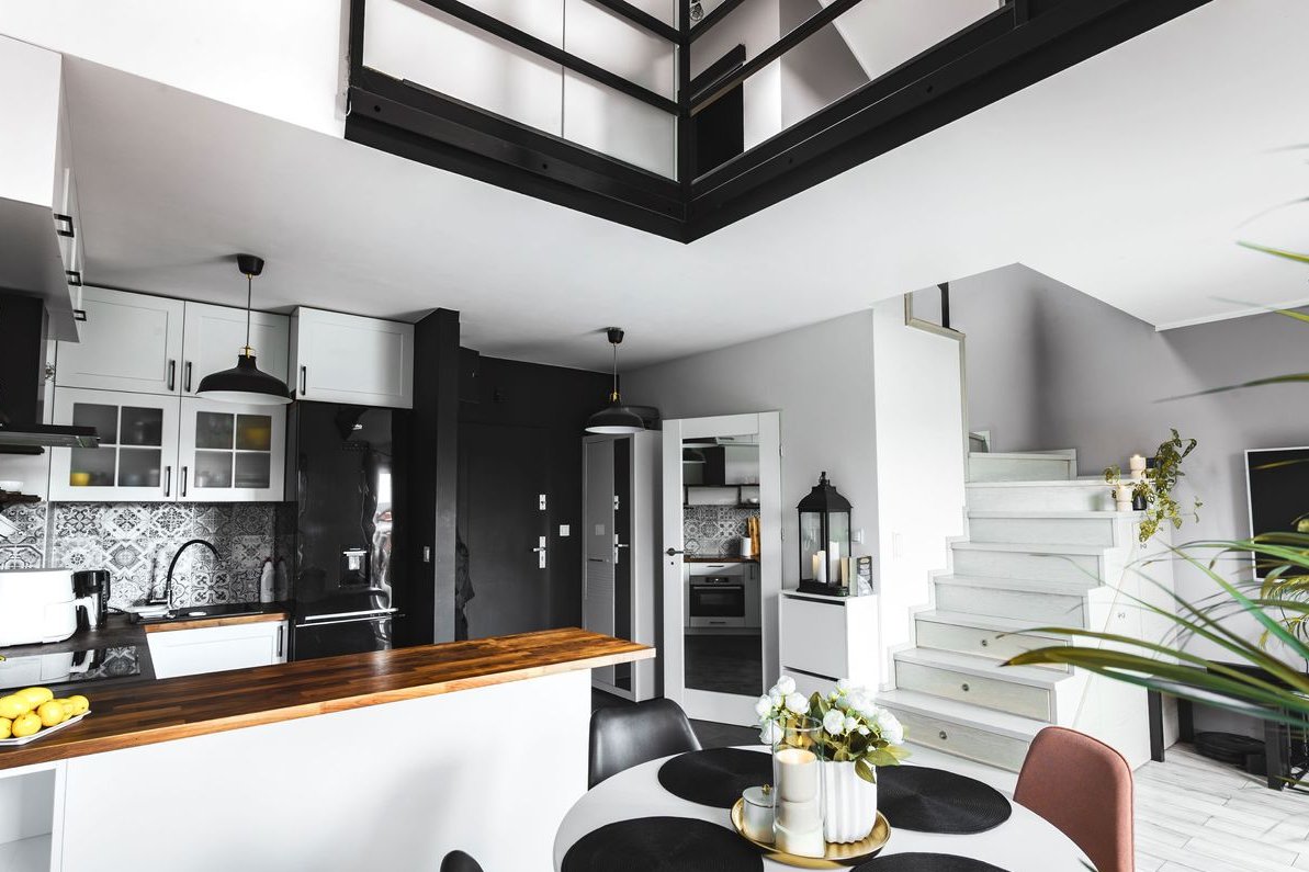 Dwupoziomowe mieszkanie z antresolą i tarasem – ul. Grondysa 7