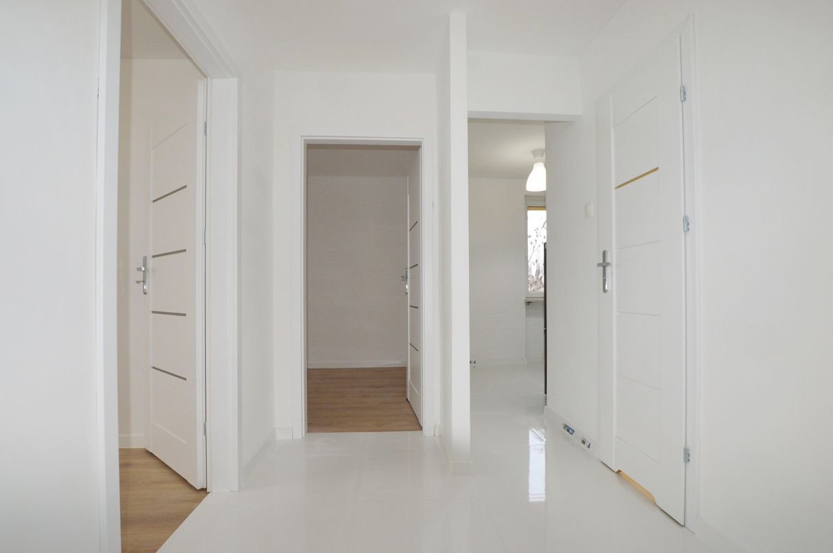 CENTRUM,ok.SKY TOWERA,ROZKŁADOWE,3 POK,PO REMONCIE,MIEJSKIE MEDIA,CICH