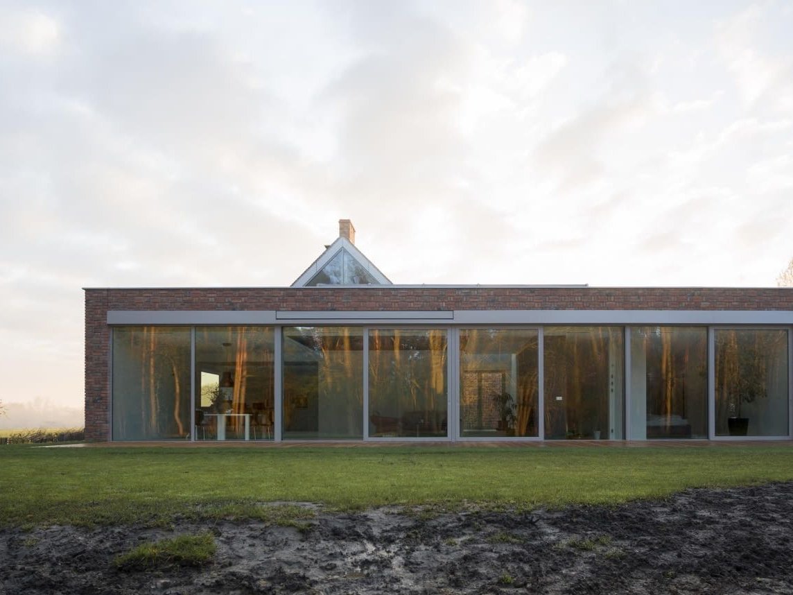 Nowoczesny dom w Rudach, duża działka.