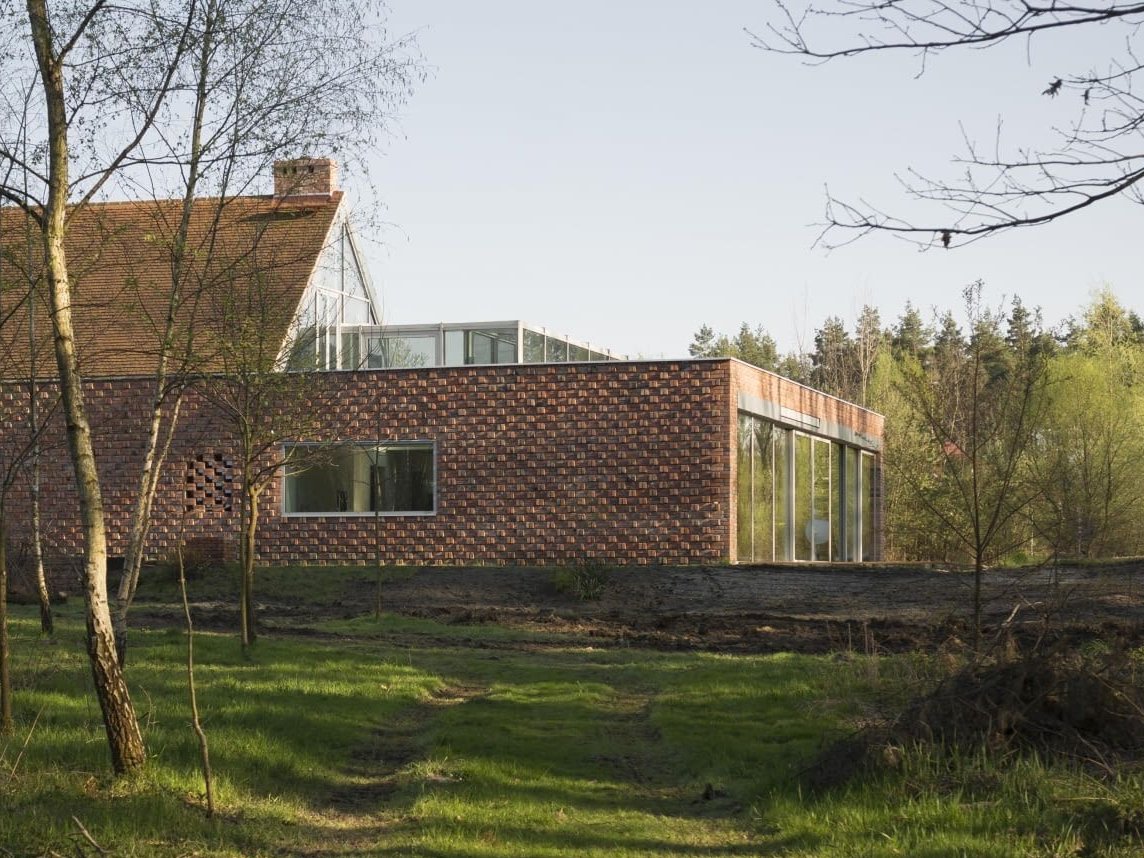 Nowoczesny dom w Rudach, duża działka.