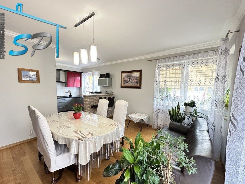 Przestrzeń, światło i zieleń –3 pokoje z balkonem