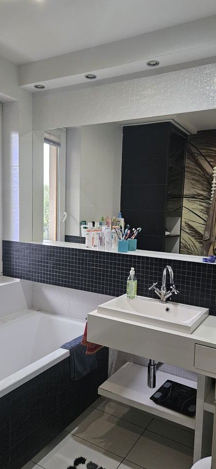 Mieszkanie 65.5 M2 + garaż 26 m2