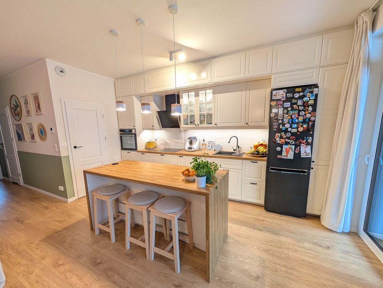 Słoneczne 3 pokoje z dużą loggią i 2 miejscami postojowymi