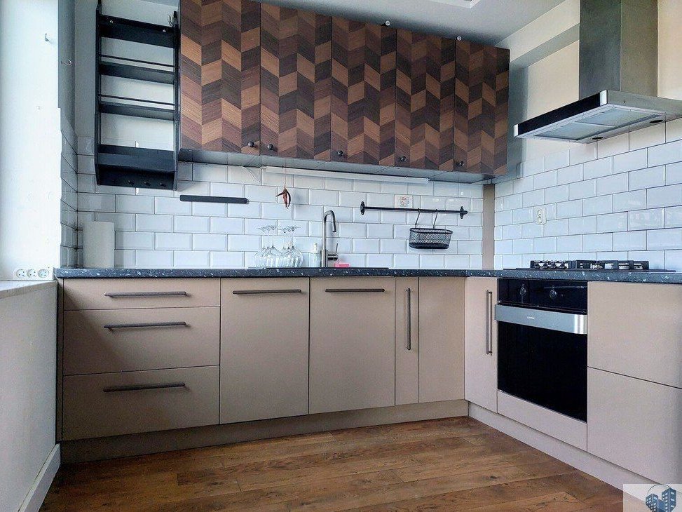 Nietuzinkowe lokum z antresolą i garderobą.