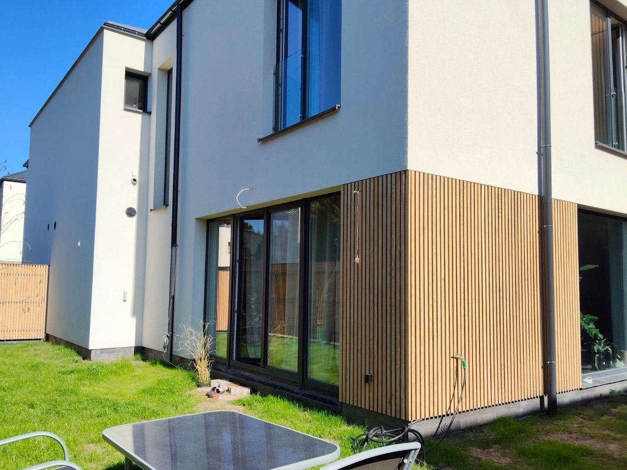 Nowoczesny bliźniak - 4 sypialnie, pompa ciepła, ogródek