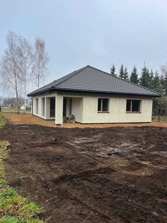 Nowy dom z garażem w spokojnej okolicy