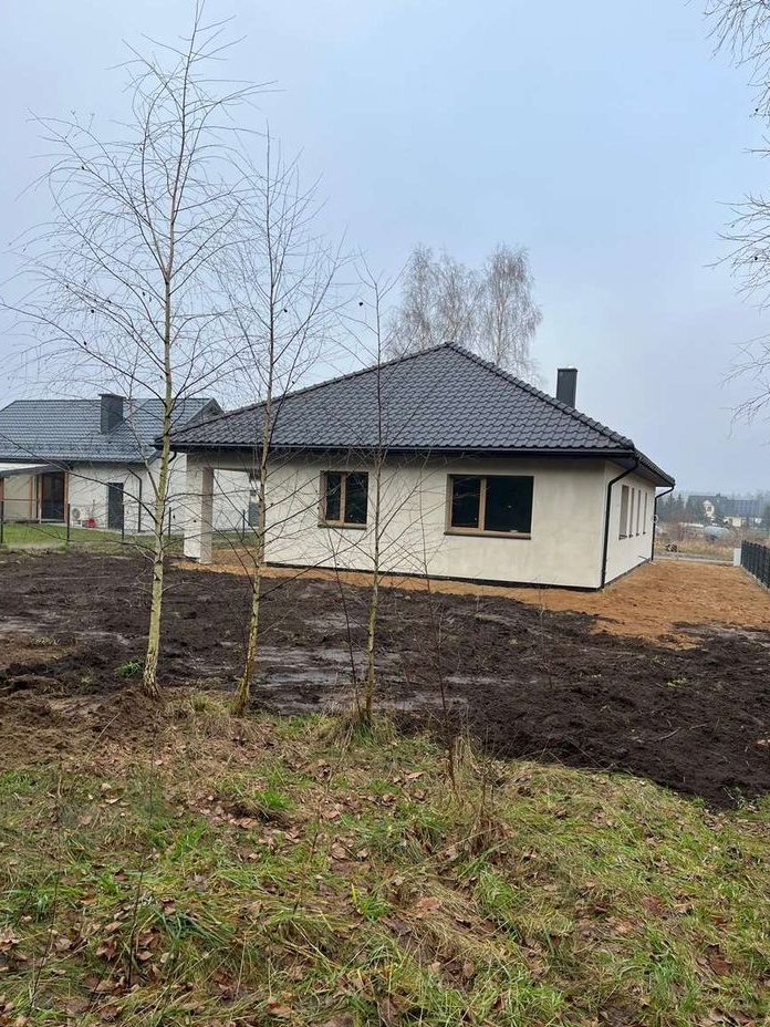 Nowy dom z garażem w spokojnej okolicy