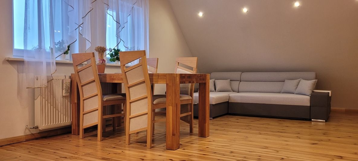 Komfortowa kawalerka z antresolą i garażem