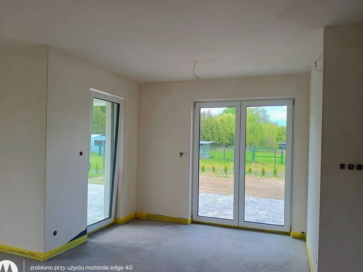 Dom jednorodzinny z 3 sypialniami. Cicha okolica, świetna komunikacja