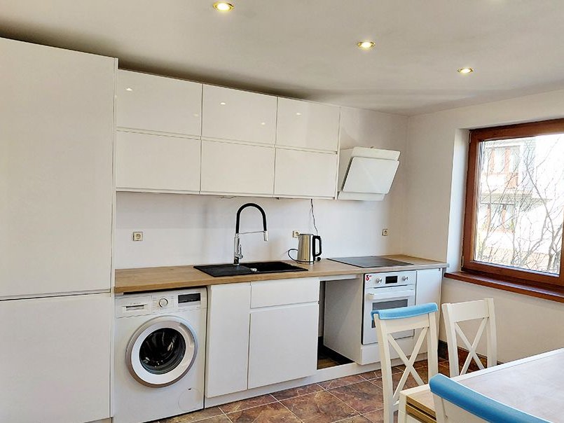 Przestronny dom z piwnicą i garażem