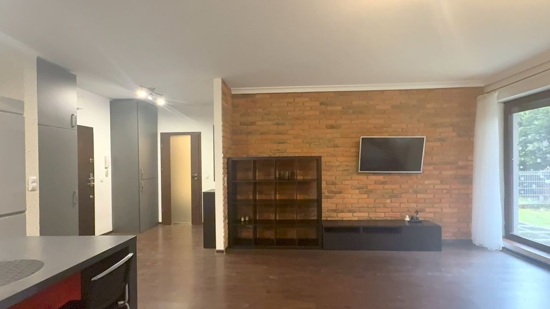 40mkw ogródek / 2012 / miejsce postojowe