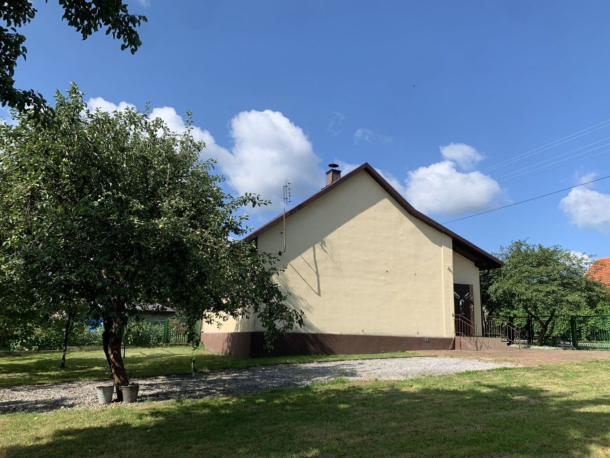 Dom 77m2 + wolnostojący garaż 40 m2 w malowniczej miejscowości