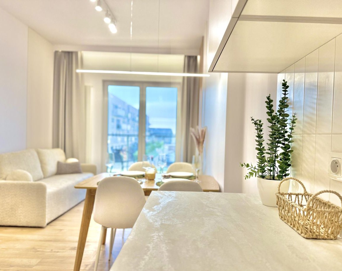 Nowe, piękne i w pełni wyposażone, 15 km do centrum Waw! EN &amp; UA