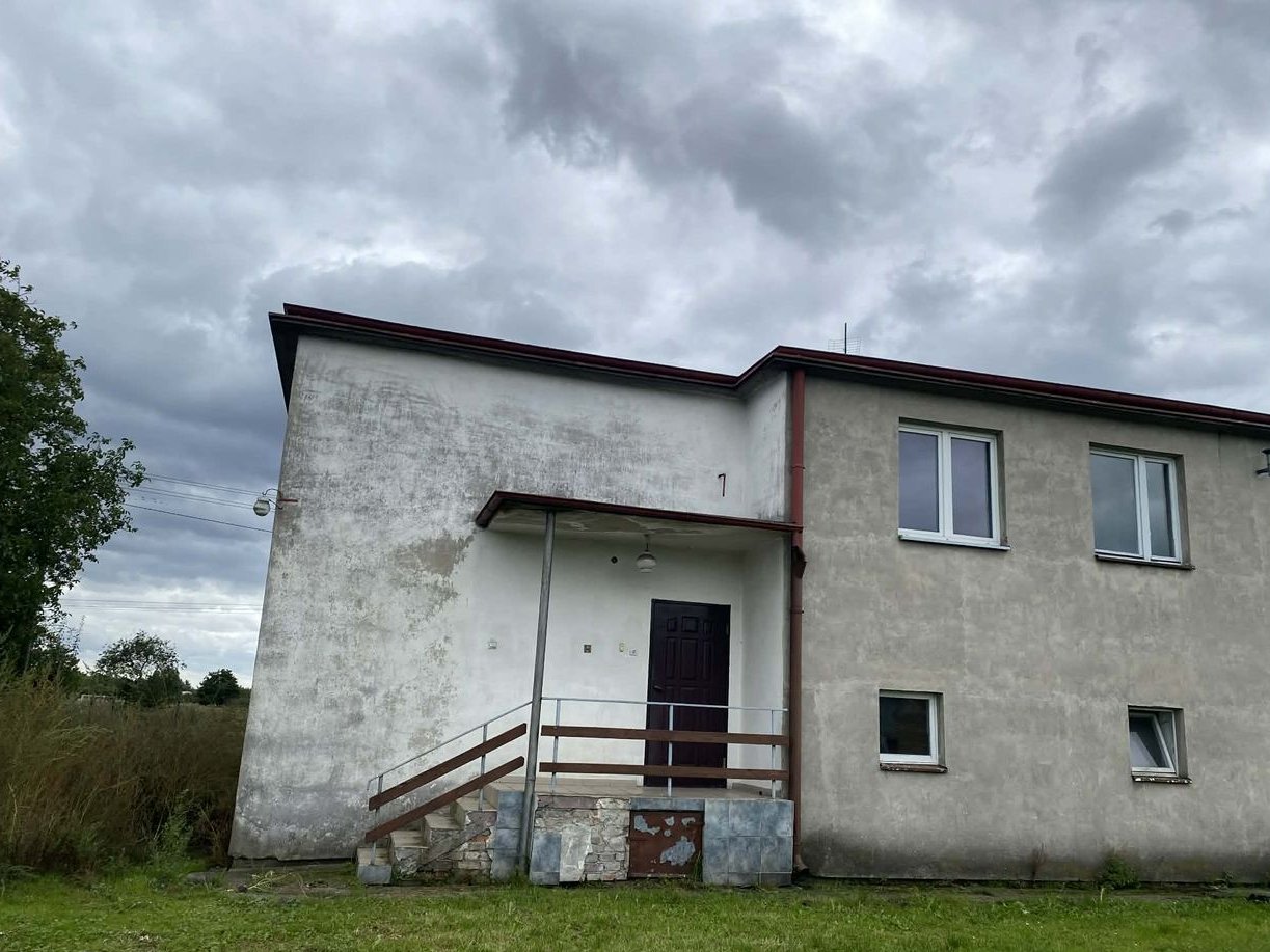 Dom jednorodzinny w zabudowie bliźniaczej do remontu - Krasowiec