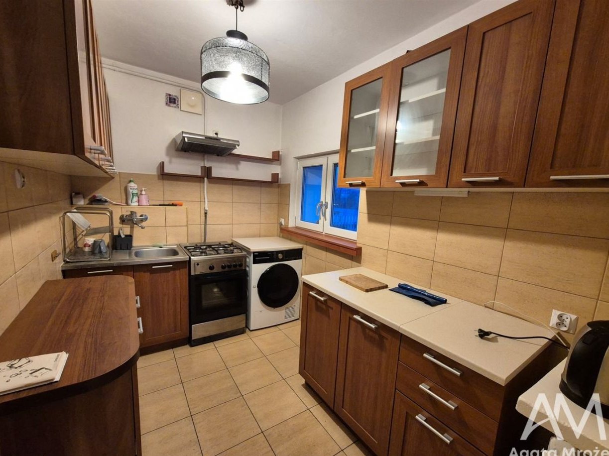 3/4 pokoje,osobna kuchnia,media miejskie,ul.Krucza