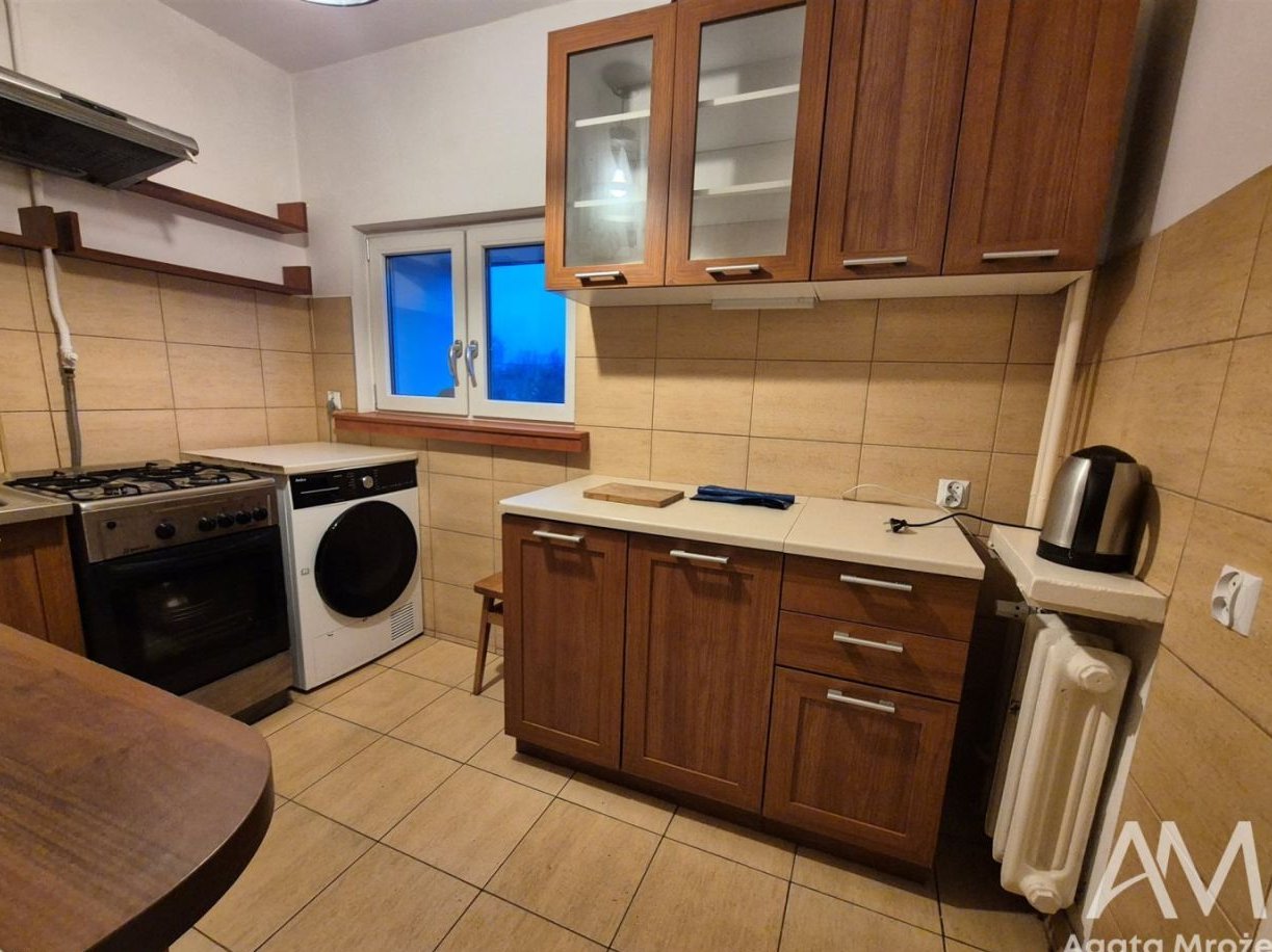 3/4 pokoje,osobna kuchnia,media miejskie,ul.Krucza