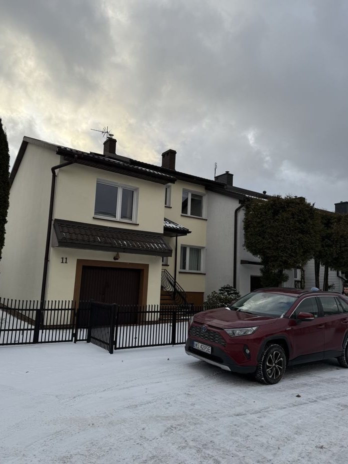 Przestronny dom z garażem i piwnicą