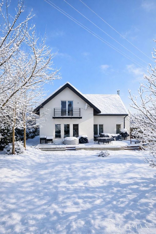 Spokojna lokalizacja, wysoki standard, duży ogród FILM