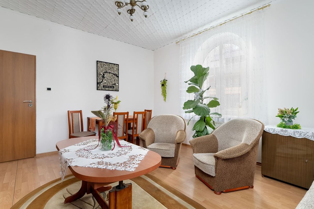 Na sprzedaż przestronne 4-pokojowe mieszkanie o powierzchni 100,32 m²