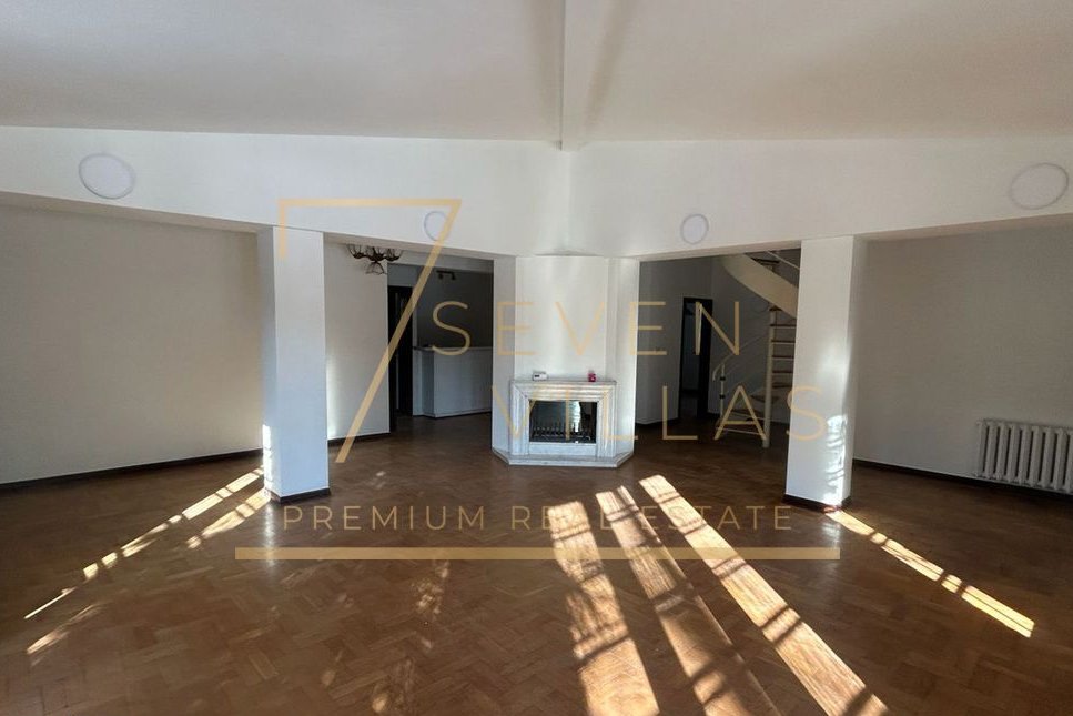 Duży dom 9 pokoi w prestiżowej części Komorowa