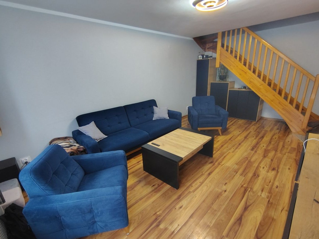 Mieszkanie dwupoziomowe z garażem i dużym balkonem